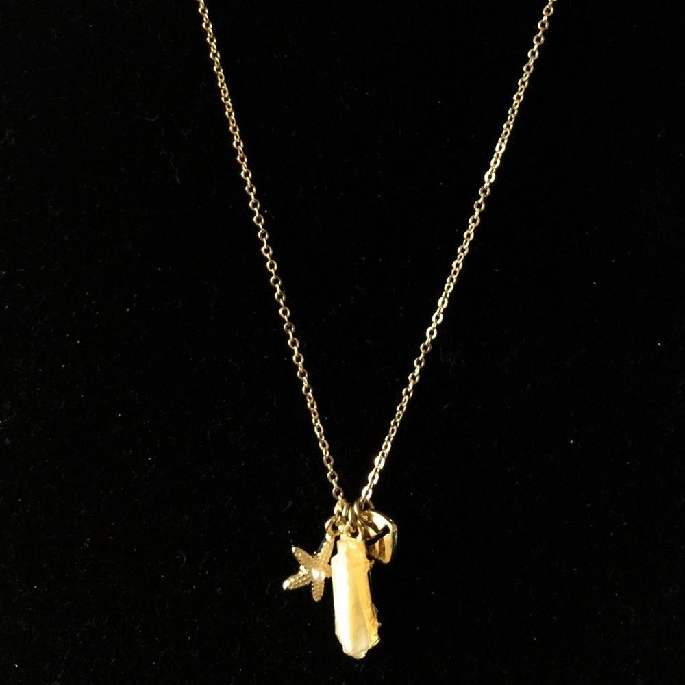 Gold Necklace with 3 charms - Picture 3 of 5